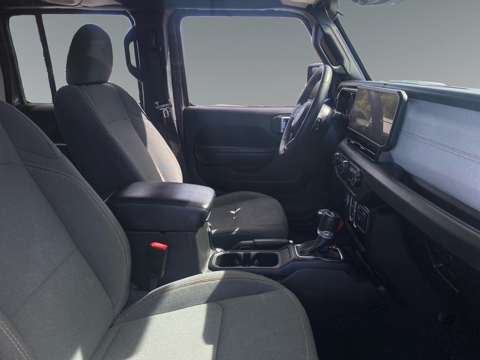 Used 2024 Jeep Wrangler Unlimited Sport AWD/4WD image 15