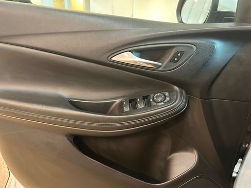 Used 2025 Buick Encore GX Preferred AWD/4WD image 18