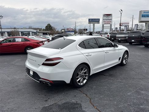 Used 2022 Genesis G70 2.0T image 5