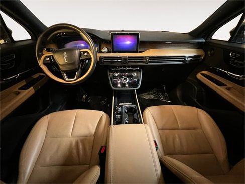 Used 2021 Lincoln Corsair Reserve image 10