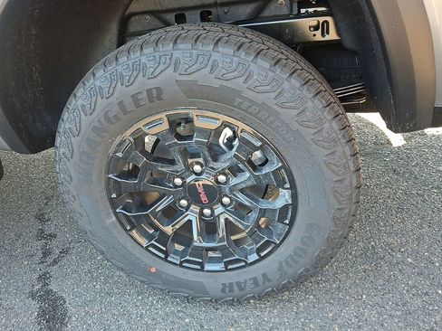 New 2026 GMC Canyon Elevation w/ Convenience Package image 5