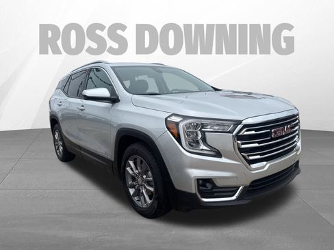 Used 2022 GMC Terrain SLT w/ Infotainment Package II image 3