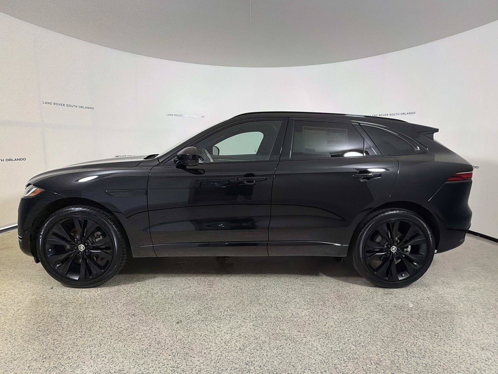 New 2026 Jaguar F-PACE R-Dynamic S AWD/4WD image 2