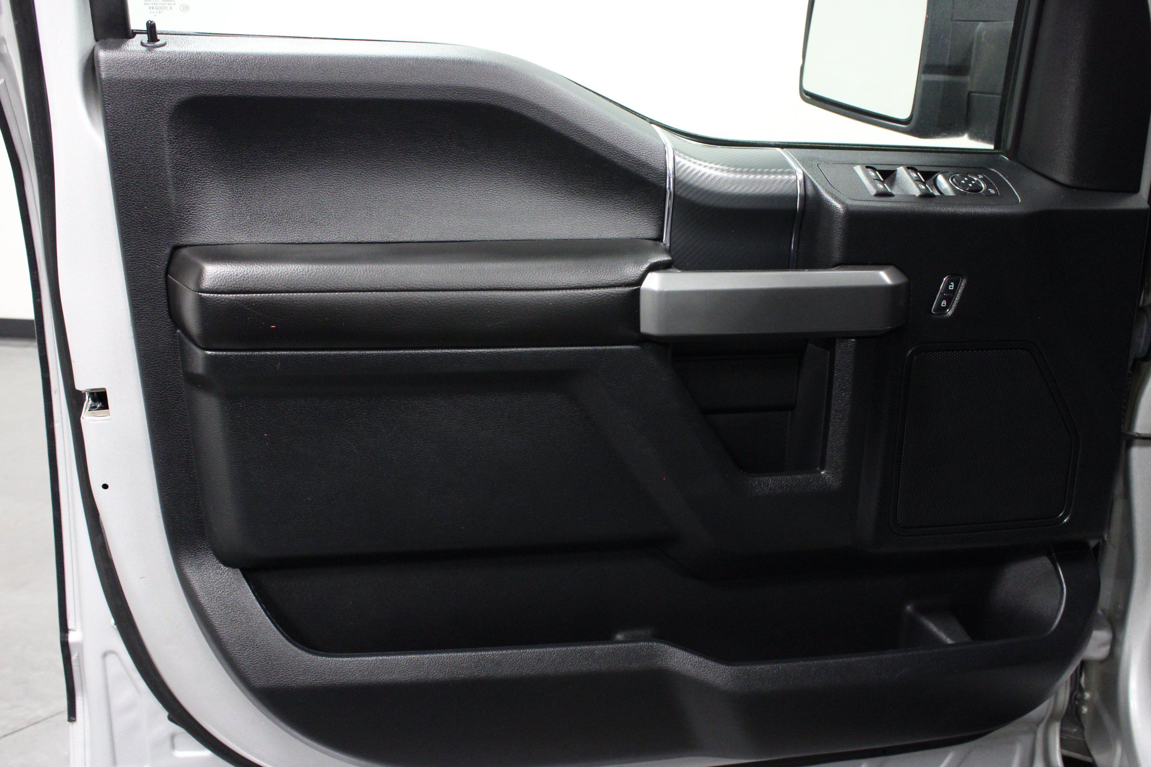 Used 2019 Ford F150 XLT w/ Equipment Group 302A Luxury RWD image 12