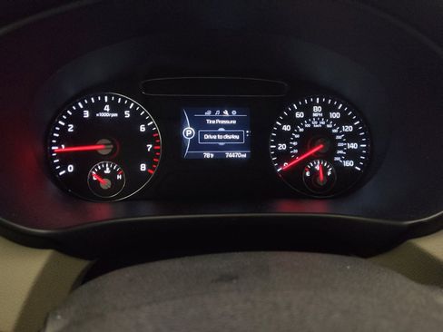 Used 2017 Kia Sorento FWD image 23