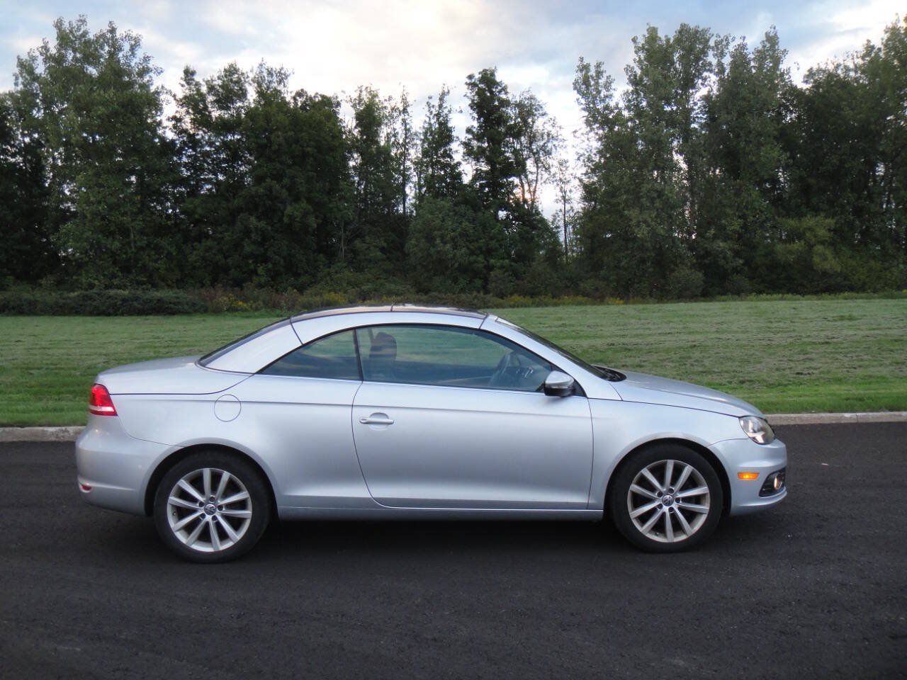 Used 2012 Volkswagen Eos Komfort FWD image 14