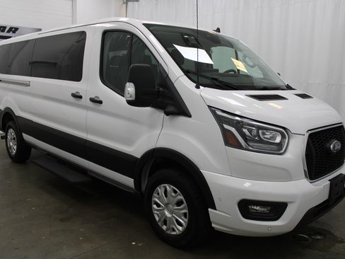 Used 2023 Ford Transit 350 XLT RWD image 4