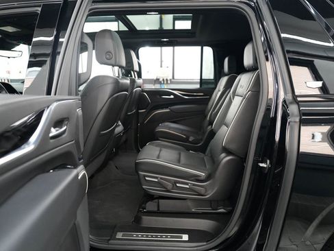 Used 2023 Cadillac Escalade ESV Sport w/ LPO, ONYX Package AWD/4WD image 32