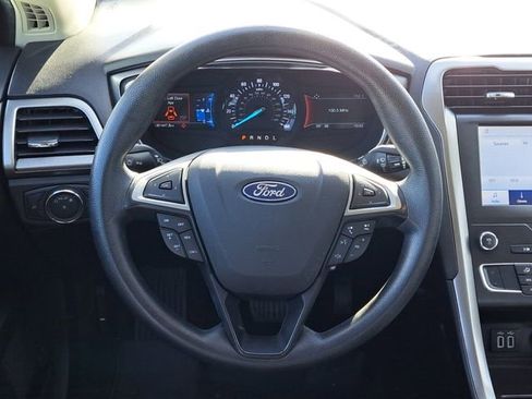 Used 2020 Ford Fusion SE image 23