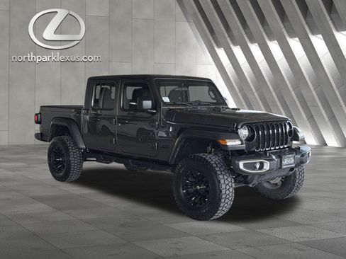 Used 2021 Jeep Gladiator Sport AWD/4WD image 5