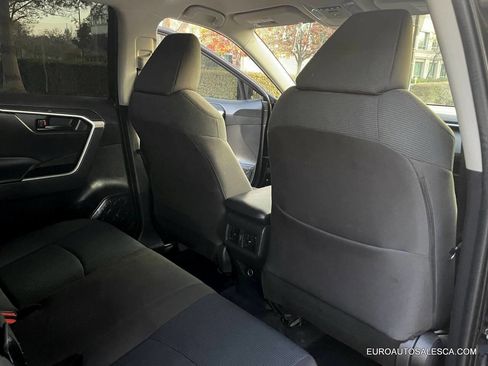 Used 2022 Toyota RAV4 LE image 25