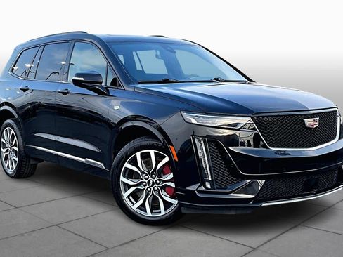 Used 2024 Cadillac XT6 Sport w/ Platinum Package image 2