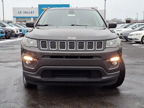 Used 2018 Jeep Compass Latitude w/ Popular Equipment Group image 2