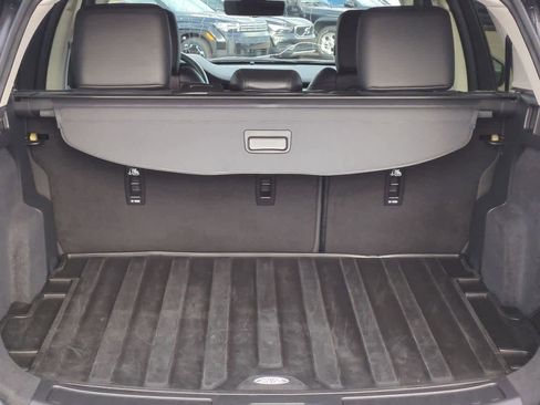 Used 2025 Land Rover Discovery Sport S image 35