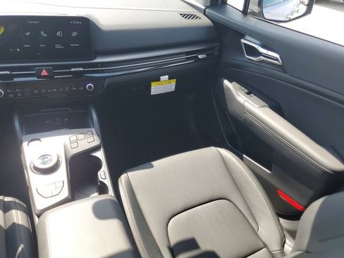 Certified 2026 Kia Sportage EX AWD/4WD image 17