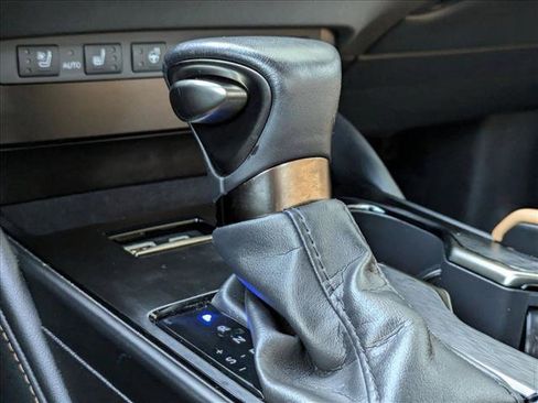 Certified 2025 Lexus ES 350 w/ Premium Package image 15