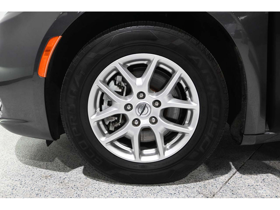 Used 2022 Chrysler Pacifica Touring-L FWD image 12