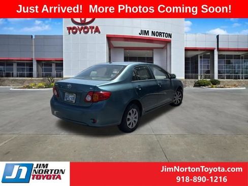 Used 2010 Toyota Corolla LE FWD image 3