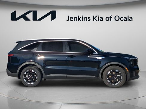New 2026 Kia Sorento S w/ S Panoramic Sunroof Package image 2