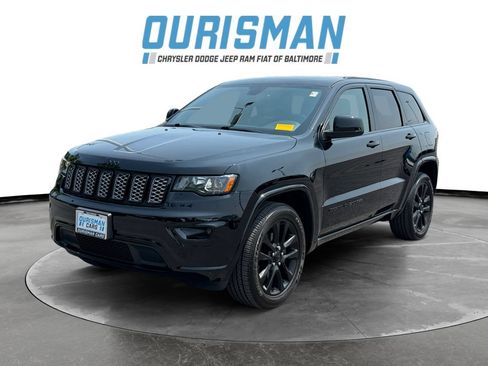 Used 2020 Jeep Grand Cherokee Altitude AWD/4WD image 2