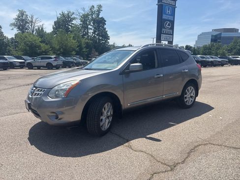 Used 2011 Nissan Rogue SV w/ SL Pkg AWD/4WD image 12