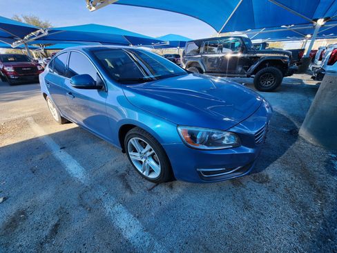 Used 2014 Volvo S60 T5 image 1