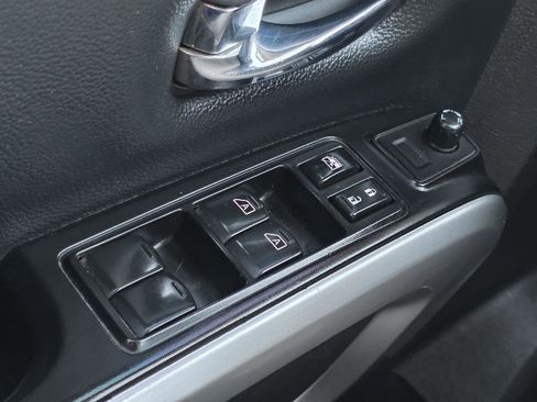 Used 2018 Nissan Titan PRO-4X w/ Pro-4x Utility Package image 9