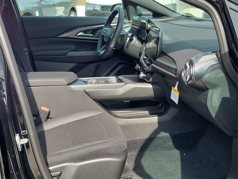 New 2026 Chevrolet Equinox EV LT image 13