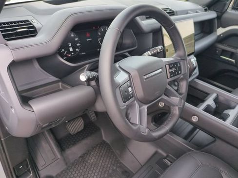New 2026 Land Rover Defender 130 X-Dynamic SE AWD/4WD image 7