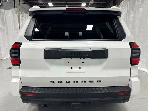 Used 2025 Toyota 4Runner SR5 AWD/4WD image 6