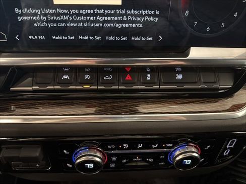 Used 2025 GMC Sierra 1500 Elevation image 25