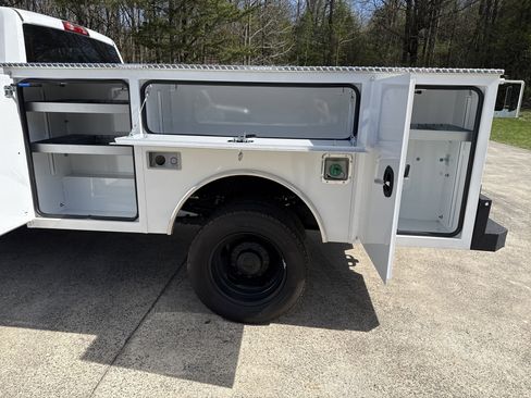 New 2026 RAM 4500 Tradesman AWD/4WD image 21