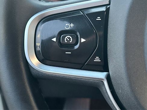 Used 2024 Volvo XC60 T8 Ultimate w/ Protection Package Premier image 32