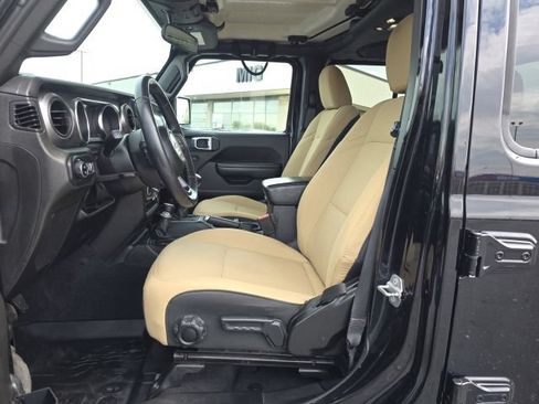 Used 2021 Jeep Gladiator Sport AWD/4WD image 16