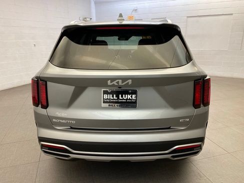 Used 2023 Kia Sorento EX AWD/4WD image 10