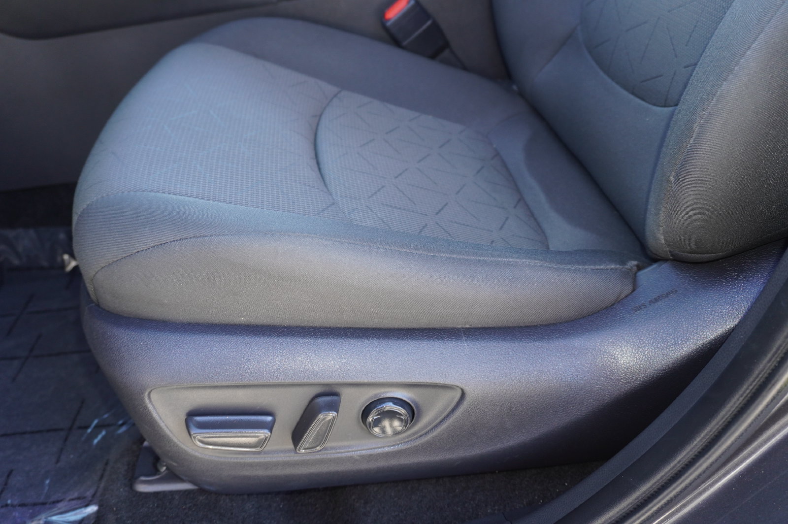 Certified 2024 Toyota RAV4 XLE AWD/4WD image 13