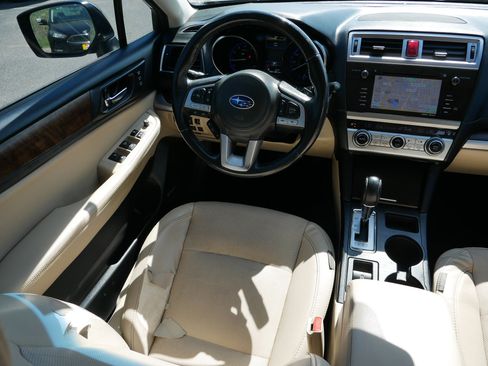 Used 2017 Subaru Outback 2.5i Limited AWD/4WD image 9