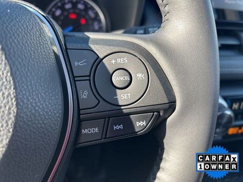 Used 2021 Toyota RAV4 XLE image 17