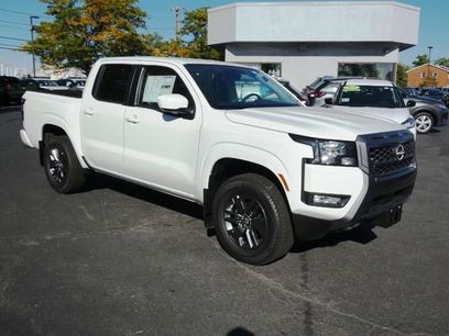 New 2025 Nissan Frontier SV w/ SV Convenience Package