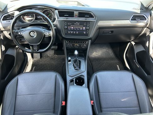Used 2019 Volkswagen Tiguan SE FWD image 13