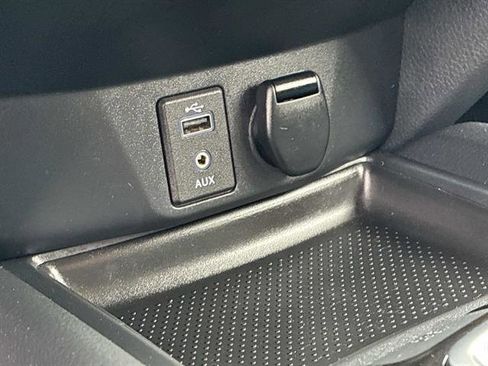 Used 2017 Nissan Rogue SV w/ SV Premium Package image 28