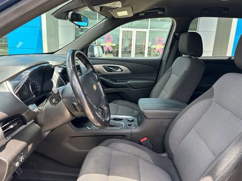 Used 2022 Chevrolet Traverse LT FWD image 9