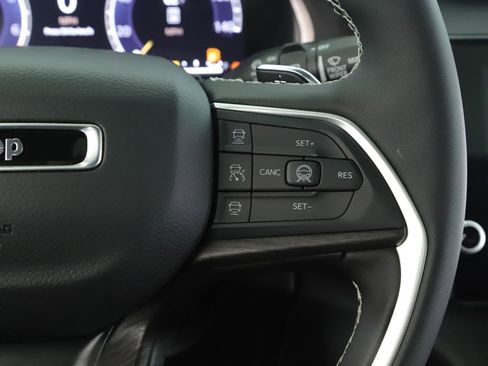 New 2026 Jeep Grand Cherokee Laredo AWD/4WD image 9