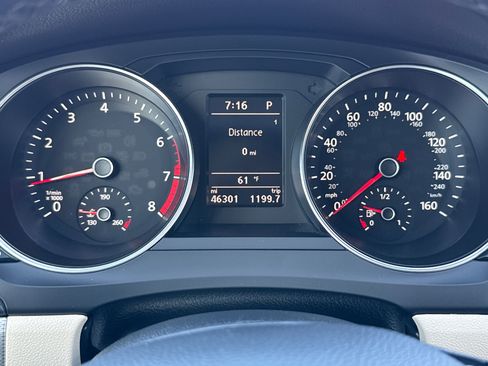 Used 2017 Volkswagen Jetta SE FWD image 32