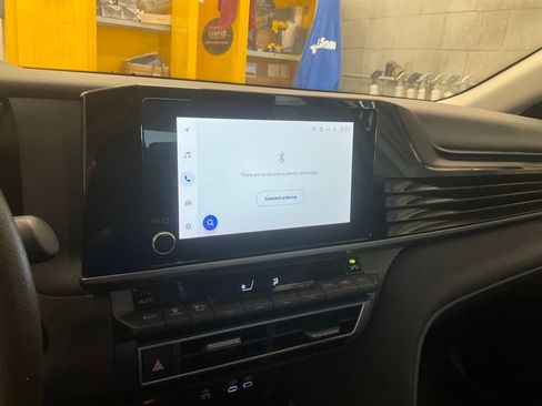 Used 2025 Toyota Camry LE FWD image 20