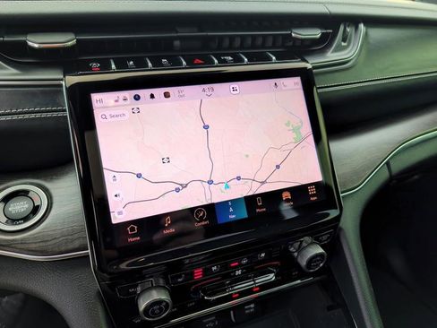 Used 2021 Jeep Grand Cherokee L Overland w/ Luxury Tech Group IV image 24