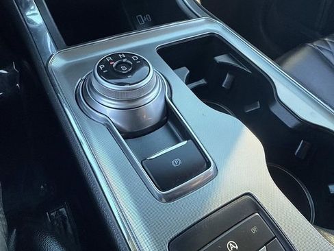 Used 2024 Ford Edge Titanium image 28