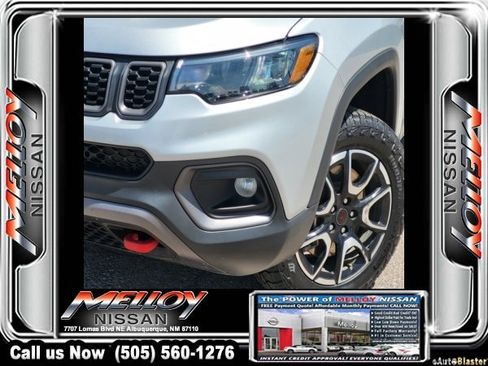 Used 2025 Jeep Compass Trailhawk AWD/4WD image 8