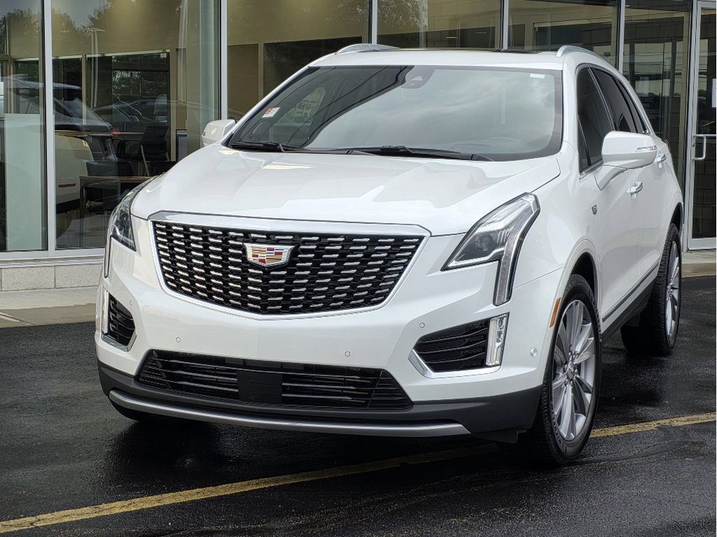 Used 2023 Cadillac XT5 Premium Luxury w/ Technology Package AWD/4WD image 7