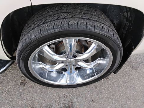 Used 2009 Cadillac Escalade 4WD Hybrid image 26